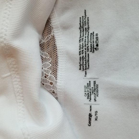 (M) Bundle of Two Athleisure Bras ❤ One NWT One Used ❤ Includes Removable Cups - Picture 7 of 10